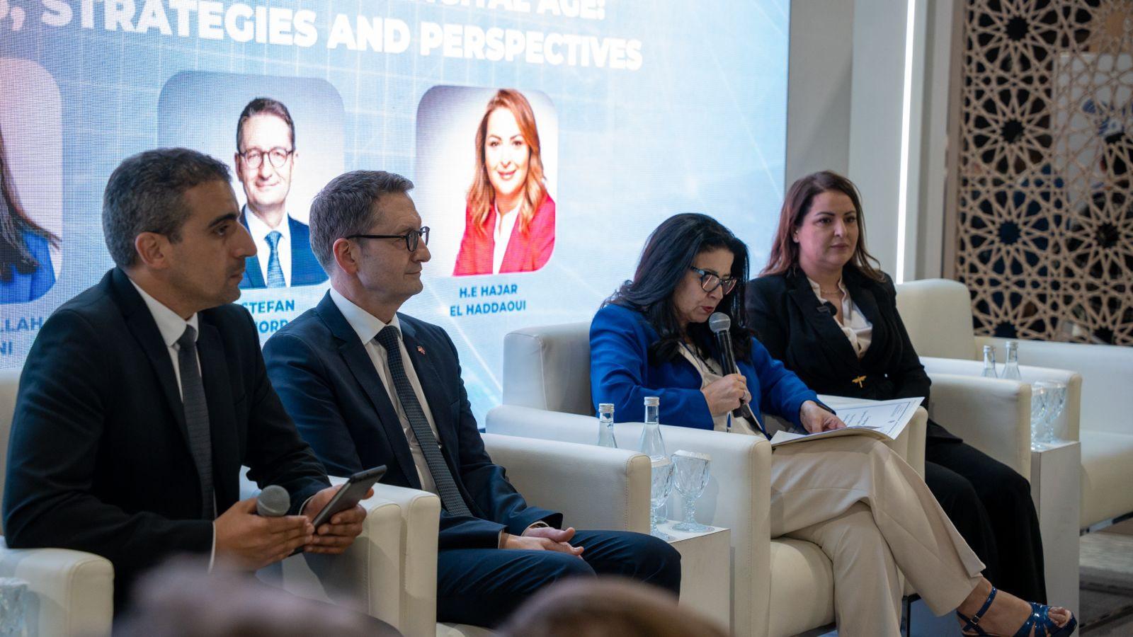 Madame la Ministre Amal El Fallah Seghrouchni a pris part à une session de dialogue organisée au pavillon « Digital Morocco », autour du thème : « The Public Sector in the Digital Age: Challenges, Strategies and Perspectives », le 15 Avril 2025.