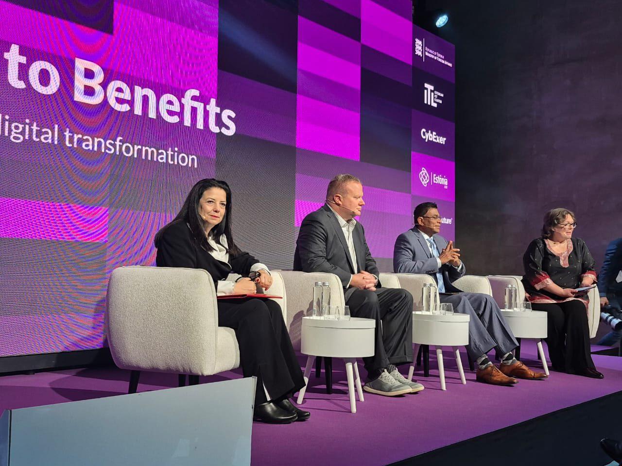 Dans le cadre de sa mission en Estonie, Madame la Ministre a pris part, le 28 mai 2025, au panel intitulé “From bytes to benefits: a strategic approach to digital transformation” dans le cadre de la e-Governance Conference.