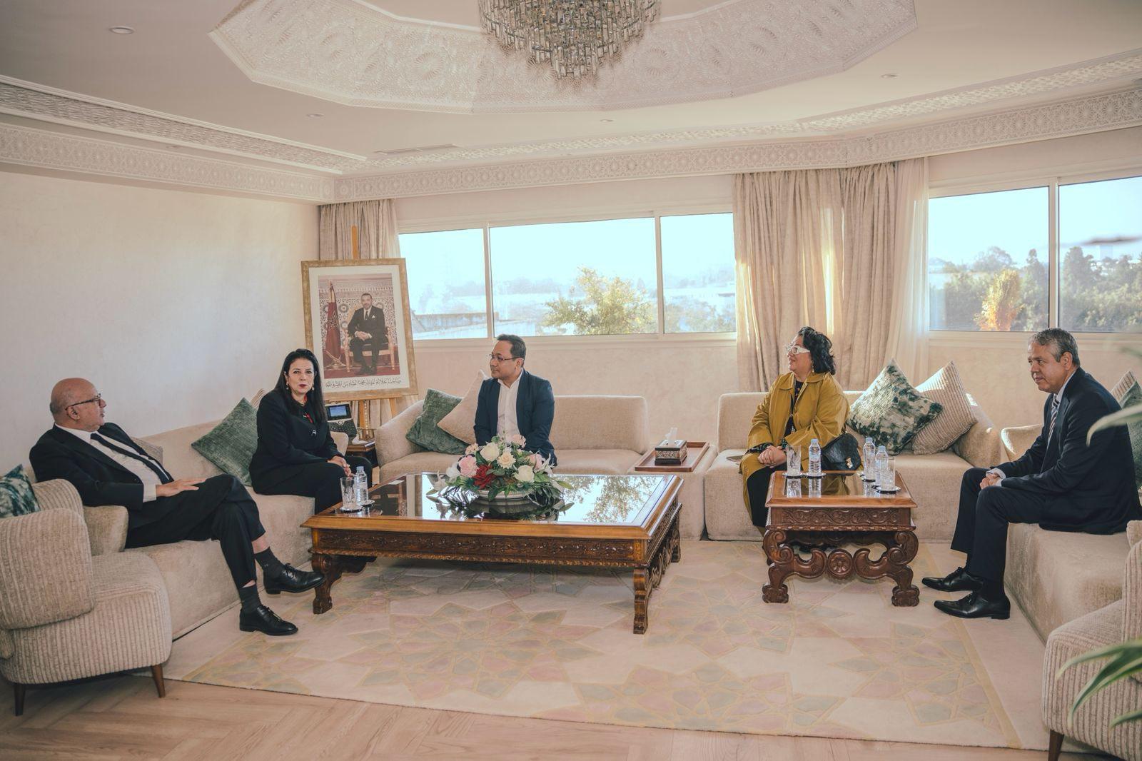 Madame la Ministre a reçu M. David Almirol, Sous-secrétaire à l'administration électronique au Ministère des Technologies de l'information et de la communication des Philippines