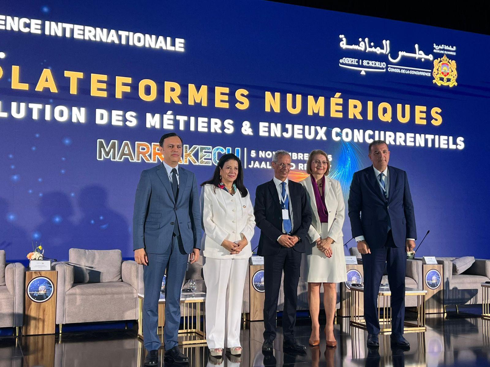Mme la ministre a participé, le 05 novembre 2025 à Marrakech, a participé aux événements de la conférence internationale sur les plateformes numériques, organisée par le Conseil national de la concurrence.