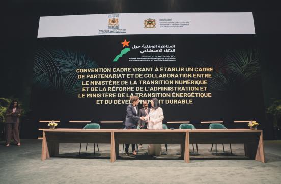 Mme la Ministre a signé, une convention-cadre de partenariat avec Mme la Ministre de la Transition Energétique et du Développement Durable, pour renforcer l'intégration entre les processus de transition énergétique et transition numérique.