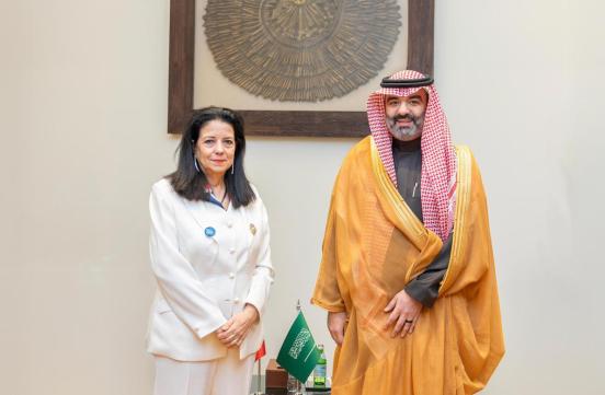 Madame la Ministre Amal EL FALLAH - SEGHROUCHNI s’entretient avec le Ministre saoudien des Télécommunications et Technologies de l’Information, en marge de la 5ᵉ Assemblée de l’Organisation de Coopération Numérique à Koweït