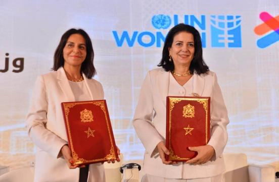 En marge de la 3ème édition du Forum arabe de l’Administration publique Madame la Ministre a signé, un accord de partenariat entre le Ministère et ONU Femmes.